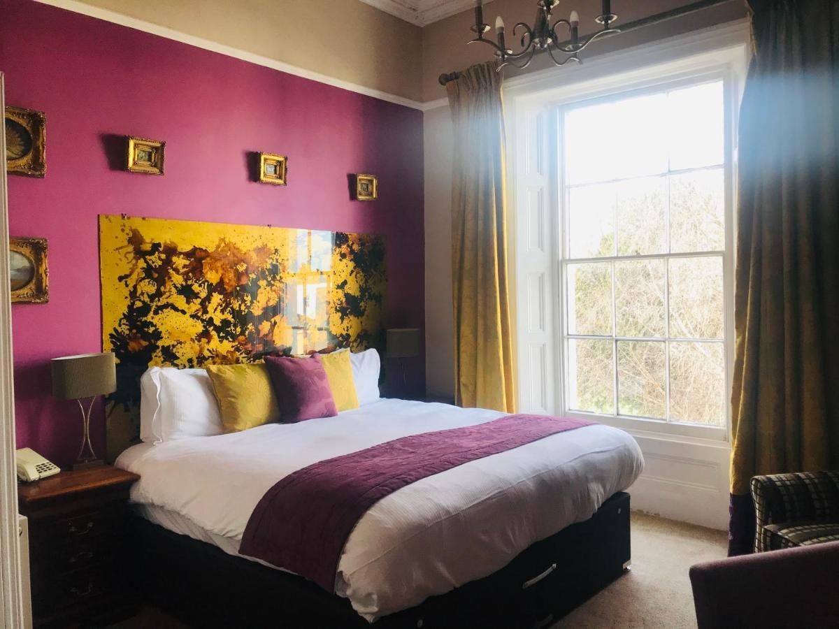 Clarence Court Hotel Челтенхам Экстерьер фото