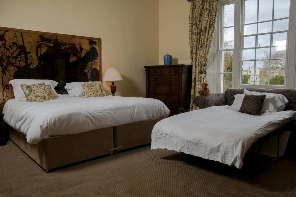 Clarence Court Hotel Челтенхам Экстерьер фото